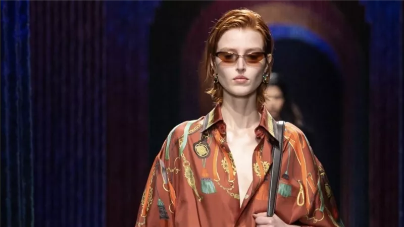  Marco De Vincenzo يعيد الروح البوهيمية إلى Etro بجرأة لونية لافتة ضمن اسبوع الموضة في ميلان