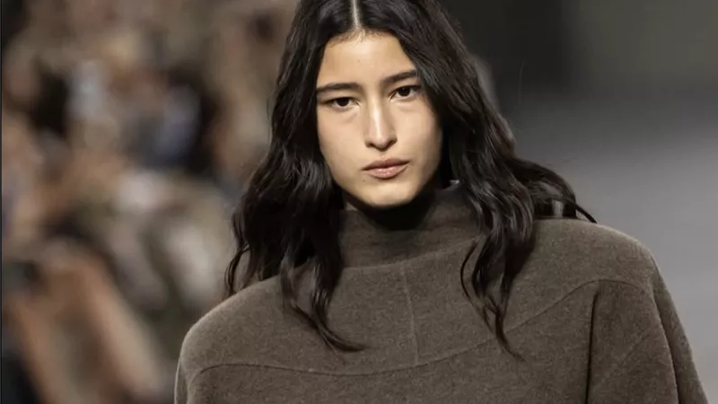  Max Mara تستلهم القوة الأنثوية في عرض خريف وشتاء 2026 بميلان