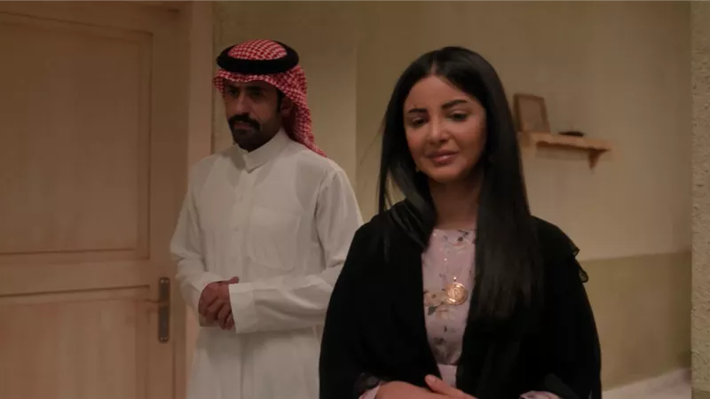 عزيزة تعثر على زوجها  مصاب في الحلقة 10 من مسلسل 