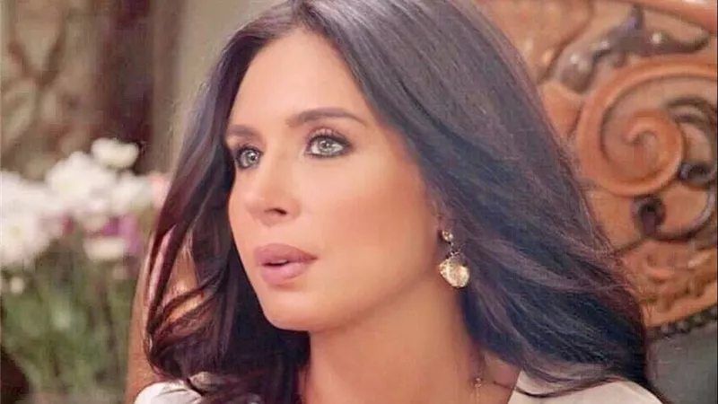 الراقصة دينا ضيفة برنامج 