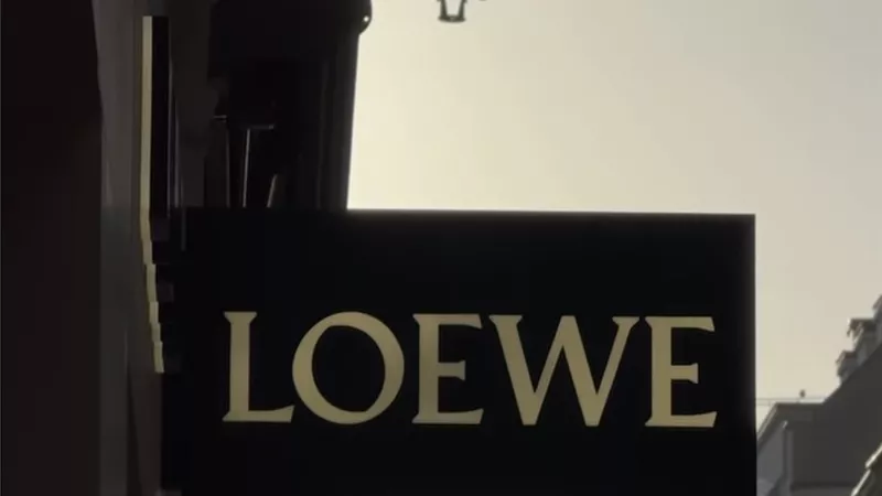 Loewe تمزج بين فن بيكاسو وبورتريهات القرن السابع عشر في تجربة فنية استثنائية