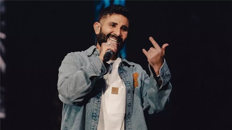 أحمد سعد يتعاقد مع UTA لتعزيز حضوره خارج العالم العربي