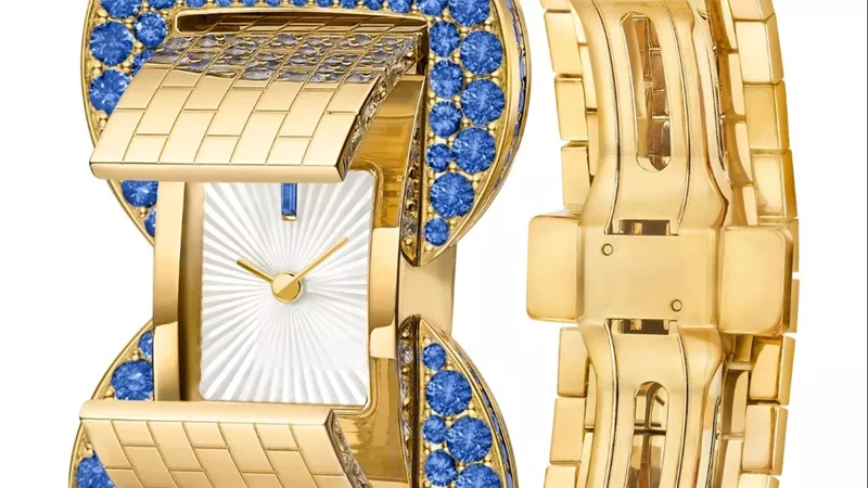 Van  Cleef & Arpelsتعيد كتابة الزمن بلمسة من الحلم والفخامة