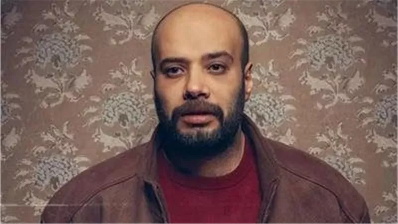 اليوم.. حاتم صلاح يستقبل واجب العزاء فى والده