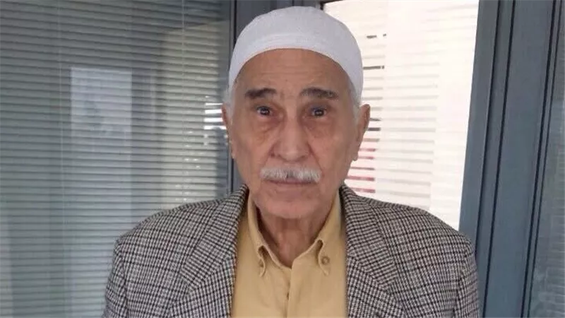 نقل الفنان عبد الرحمن أبو زهرة إلى العناية المركزة