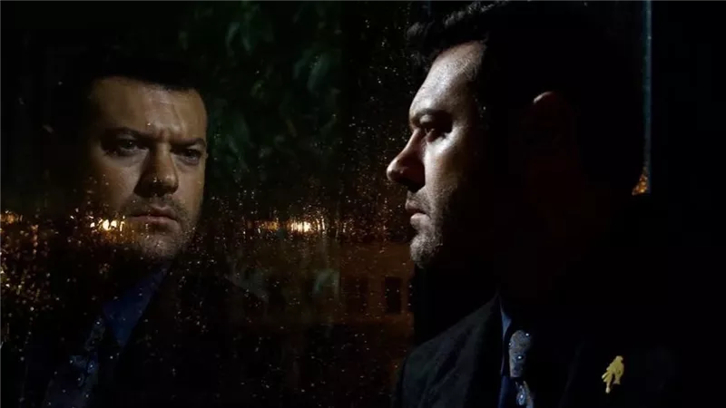 عمرو يوسف يشارك جمهوره صورا من كواليس مسلسل 