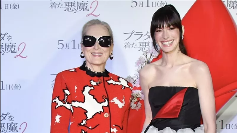 نجمتا “The Devil Wears Prada 2” تخطفان الأنظار بإطلالات هوت كوتور