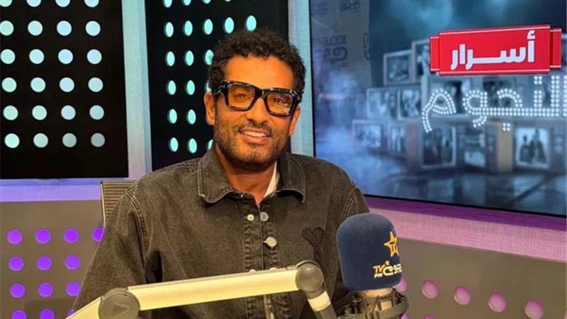 عمرو سعد: وانا صغير كنت بقف قدام السينما وأتخيل صورتي علي أفيش الأفلام