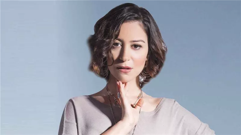 نقابة المهن التمثيلية تنعي والد الفنانة منة شلبي