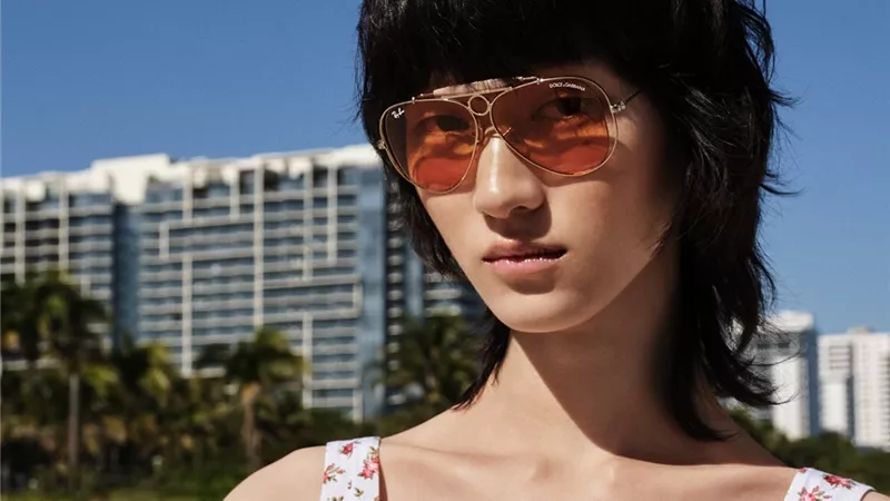 تعاون Dolce & Gabbana وRay-Ban يعيد تعريف النظارات بأسلوب جريء