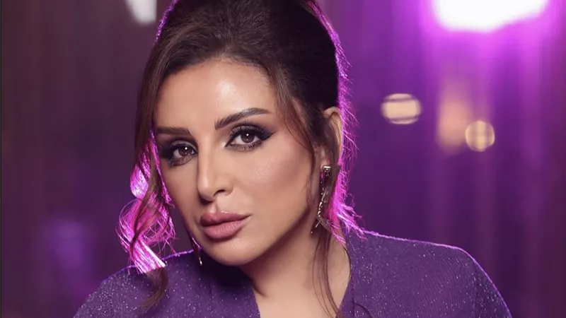     سحر اللون البنفسجي يبرز أنوثة أنغام في أحدث جلسة تصوير لها 