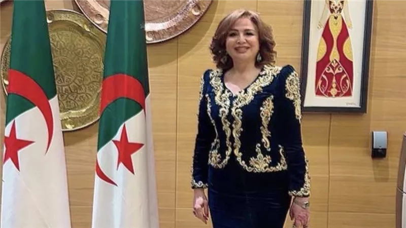 إلهام شاهين تحتفي بتكريمها في مهرجان عنابة وتوجه رسالة مؤثرة للجزائر