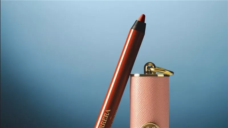 Carolina Herrera تطلق “Fabulous”… حين تتحول الفخامة إلى توقيع جمالي