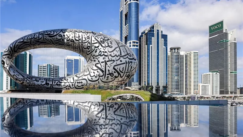 دبي ترسم خريطة طريق الذكاء الاصطناعي الحكومي