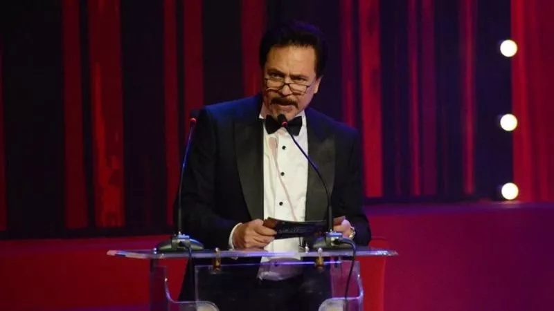 محمد رياض يتابع بروفات «فتاة المترو» استعدادًا لانطلاقه بالمهرجان القومي للمسرح
