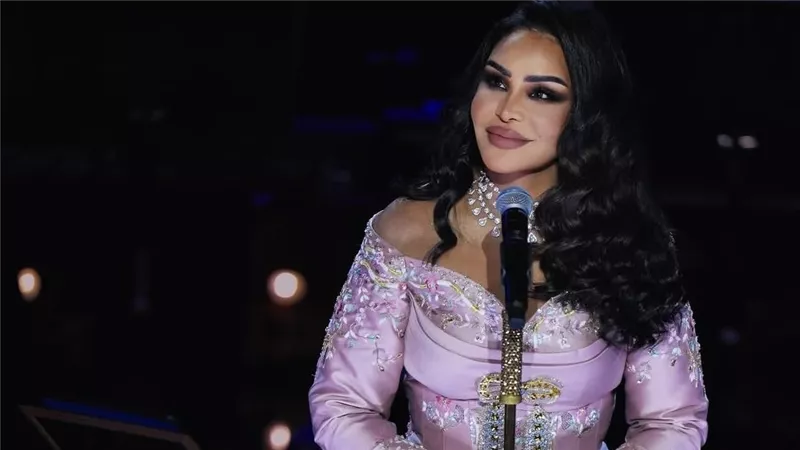     أحلام الشامسي تتألق بإطلالة وردية ملكية في دار الأوبرا المصرية