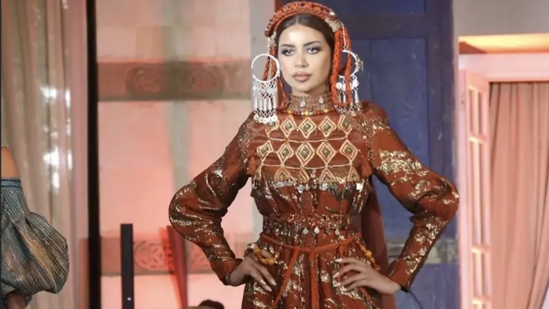 القفطان المغربي يخطف الأنظار في أسبوع القفطان 2026 بمراكش