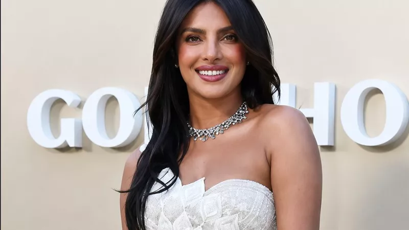 ساري عمره 20 عامًا يتحول إلى إطلالة ساحرة على  Priyanka Chopra Jonas