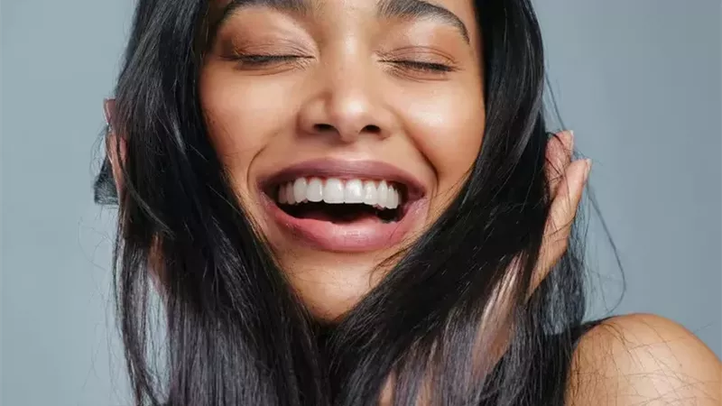 أفضل مكملات البيوتين لقوة وصحة ونمو الشعر والأظافر