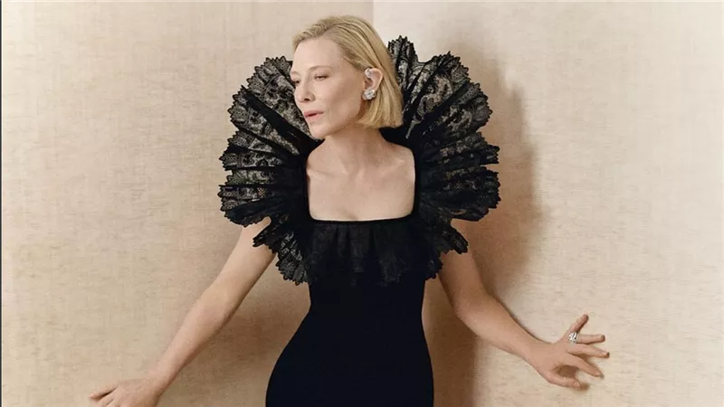 Louis Vuitton تخطف الأنظار بإطلالات سوداء درامية على سجادة Cannes Film Festival