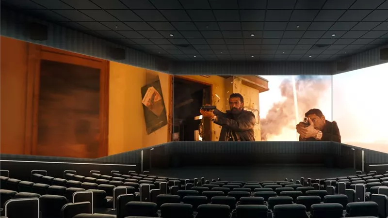 فيلم «سفن دوجز» يدخل التاريخ كأول فيلم عربي يُعرض بتقنية ScreenX