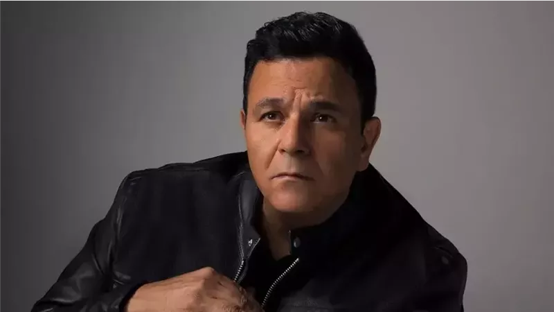 محمد فؤاد يبدأ مرحلة جديدة في مشواره الفني ويصدر قرار جديد