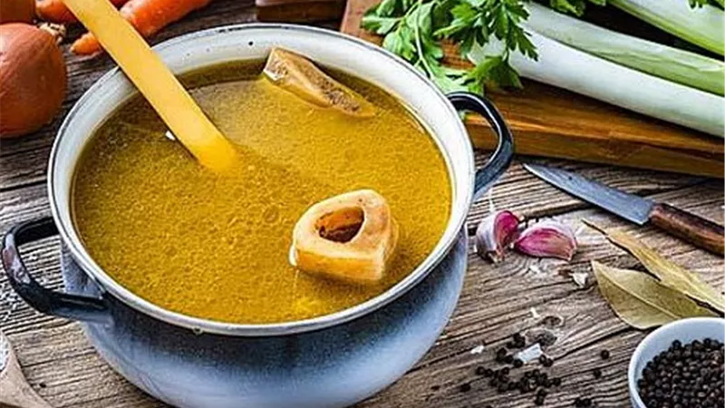 في عيد الأضحى.. فوائد شوربة الكوارع الصحية لدعم المفاصل والهضم وصحة الجسم