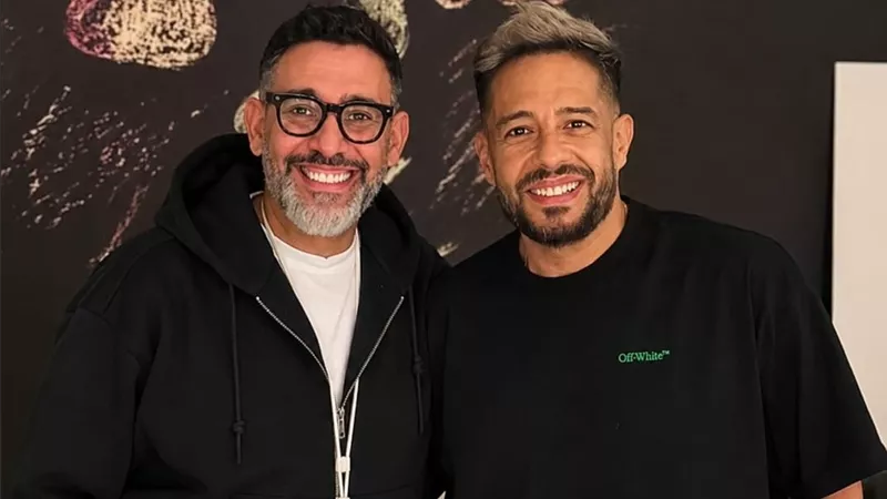 عمرو مصطفى يحصد نصيب الأسد بـ ٧ أغاني في ألبوم حماقي الجديد