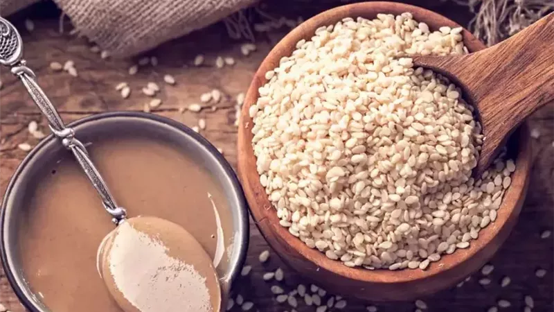 الفوائد الصحية للطحينة.. لماذا ينصح الخبراء بإضافتها إلى النظام الغذائي؟