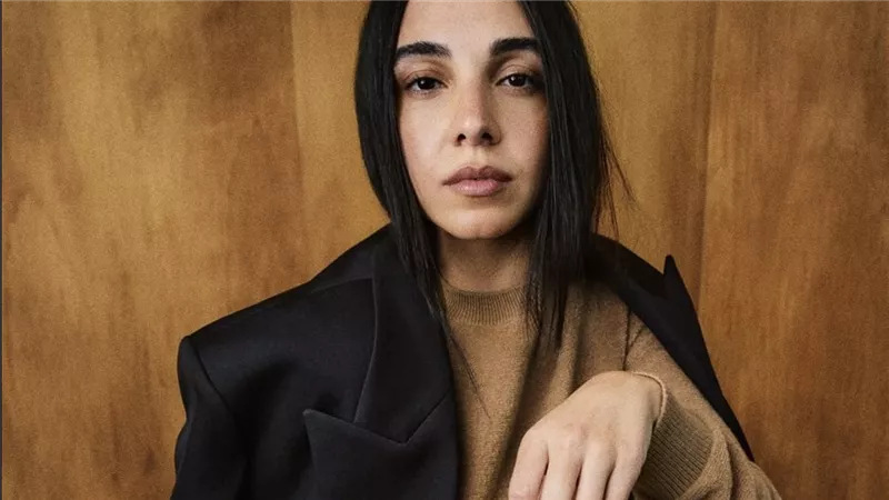 احتفالاً بمرور 180 عاماً.. Loewe تعيد إحياء أيقوناتها بحملة عالمية استثنائية