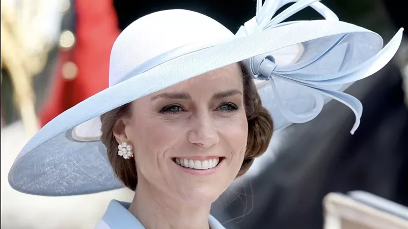 كيت ميدلتون تستحضر أناقة الأميرة ديانا بإطلالة سماوية تخطف الأنظار في Trooping the Colour 2026