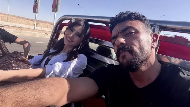 أحمد العوضي يشارك صورة تجمعه بالفنانة مي عمر من كواليس تصوير فيلم شمشون ودليلة