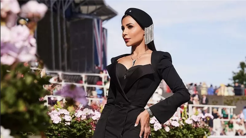 الأسود الملكي عنوان الفخامة.. مهيرة عبد العزيز تتألق في ثاني أيام Royal Ascot