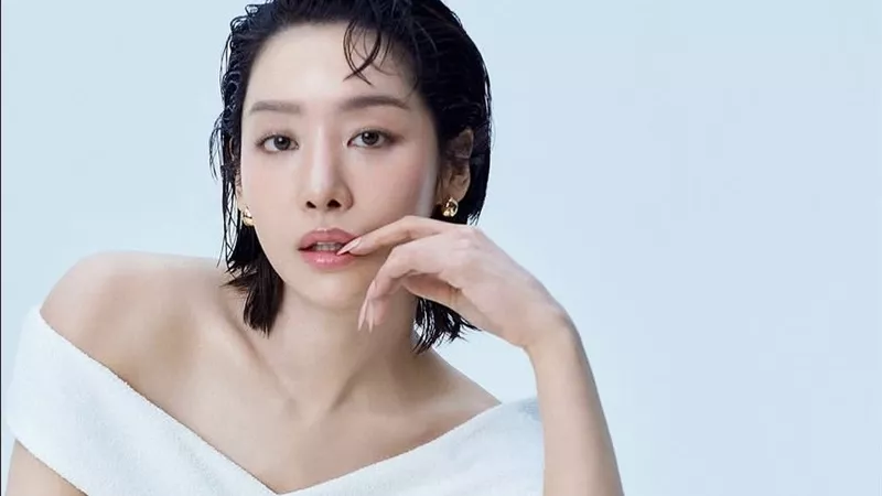      Bobbi Brown تختار تشا جو يونغ وجهًا لحملة تعكس إشراقة البشرة الطبيعية