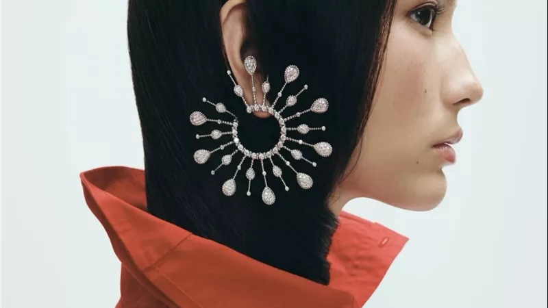     من العنق إلى الشعر.. بوشيرون تقدم رؤية مبتكرة لتنسيق المجوهرات بحملتي Stylistic Tools – Good Hair Day