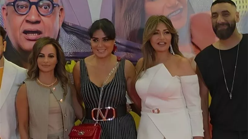 ليلى علوي ورانيا يوسف فى العرض الخاص لفيلم 