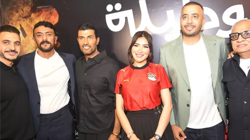 أحمد العوضي ومي عمر يحتفلان بالعرض الخاص لفيلم «شمشون ودليلة»|صور 