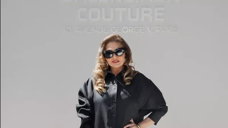     يسرا تتألق في باريس.. حضور عربي لافت في عرض Balenciaga Couture