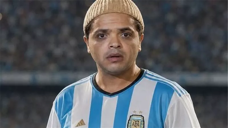 محمد هنيدي يشعل أجواء نهائي المونديال برسالة ساخرة لدعم الأرجنتين