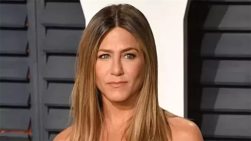 انسحاب جينيفر أنيستون من مسلسل I'm Glad My Mom Died