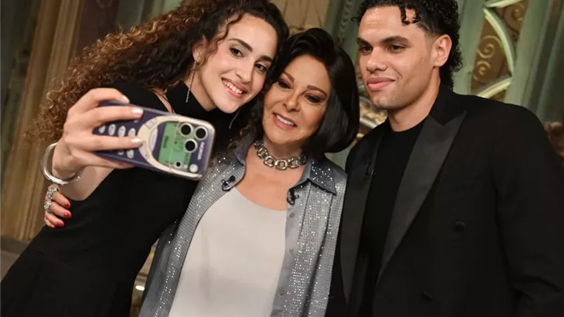 زياد ظاظا ودنيا وائل ضيوف إسعاد يونس في برنامج 