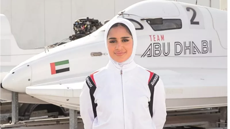 أول إماراتية في «الفورمولا 4».. علياء عبد السلام ترفع راية التحدي عالميًا