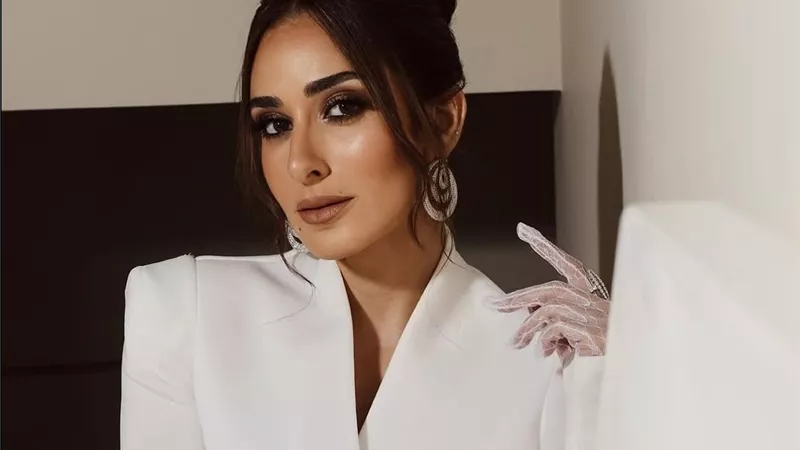 أمينة خليل.. حكاية أناقة بتوقيع كبار مصممي العالم