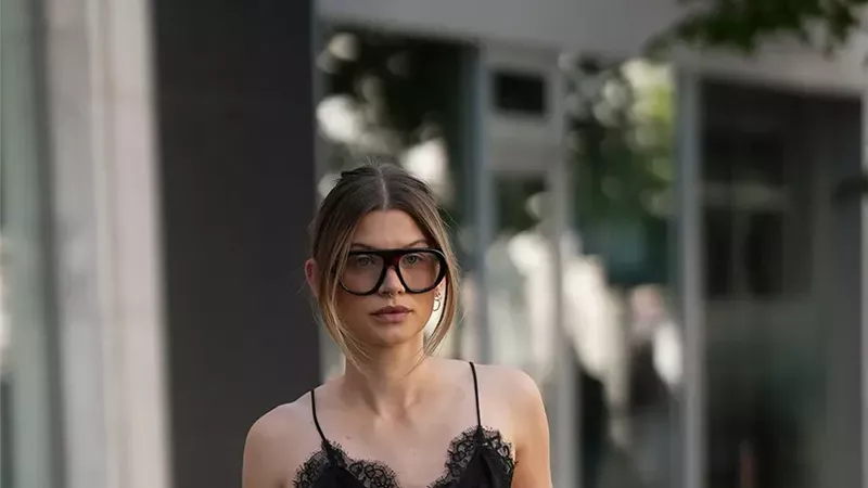 5 طرق لتنسيق الجينز الفضفاض لإطلالات أنيقة وعصرية