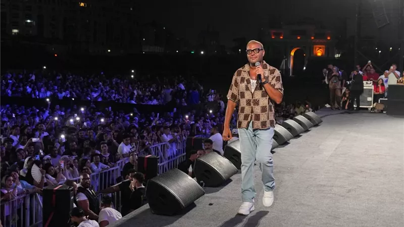رامي صبري يشعل استاد الإسكندرية بحفل كامل العدد