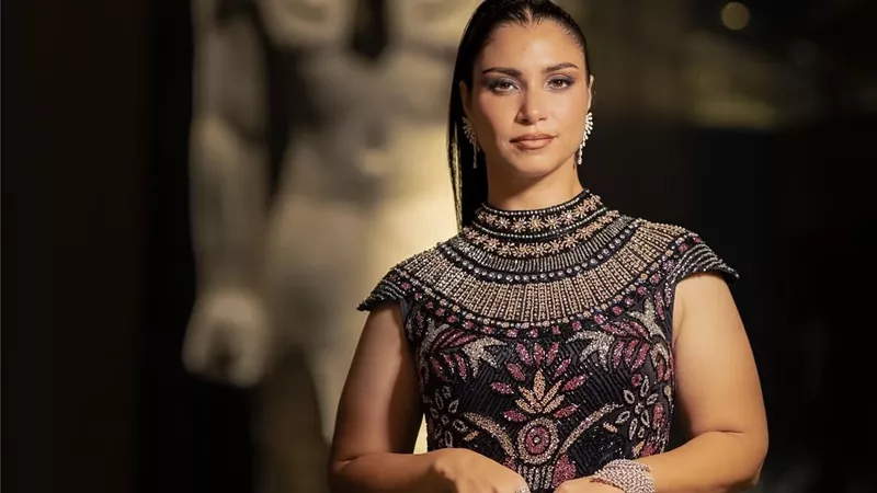 نسمة محجوب تتألق بإطلالة فرعونية فاخرة بتوقيع saphircouture