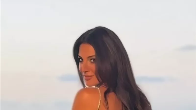 رزان جمال تخطف الأنظار بإطلالة سوداء من Tom Ford في  Cartier Into the Wild بإسطنبول