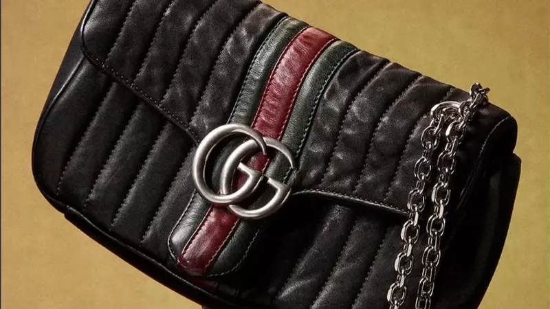 نقشة GG وخطوط Web الشهيرة تتصدر أحدث إبداعات Gucci