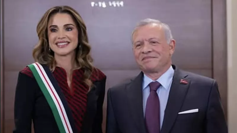 في عيد ميلادها.. خزانة الملكة رانيا بين الأزياء العالمية والبصمة العربية