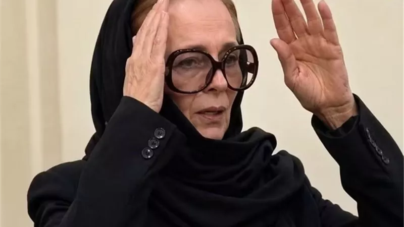 بعد وفاة ابنتها.. نجمات الفن يوجهن رسائل دعم ومواساة إلى نجلاء فتحي
